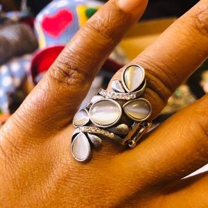 CRYSTAL CLUSTER WRAP AROUND SILVER STRETCHY RING